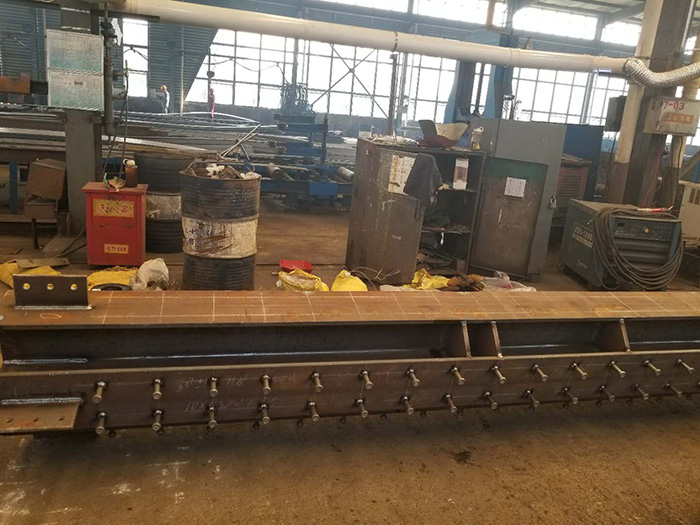 圓柱、箱型柱、十字形柱