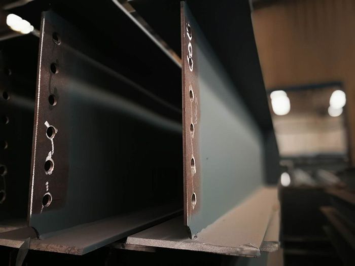 H型鋼梁、格構(gòu)柱